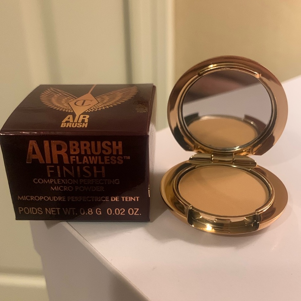 Charlotte Tilbury Gold and Brown Setting Powder Airbrush Finish